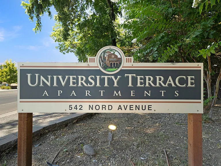 542 Nord Ave — Photo 9