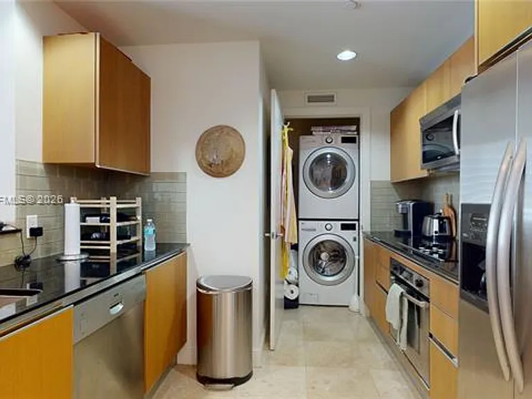1060 Brickell Ave #1805 — Photo 5