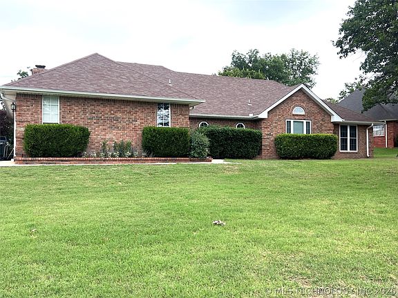2nd image of 815 Kinkead Rd
