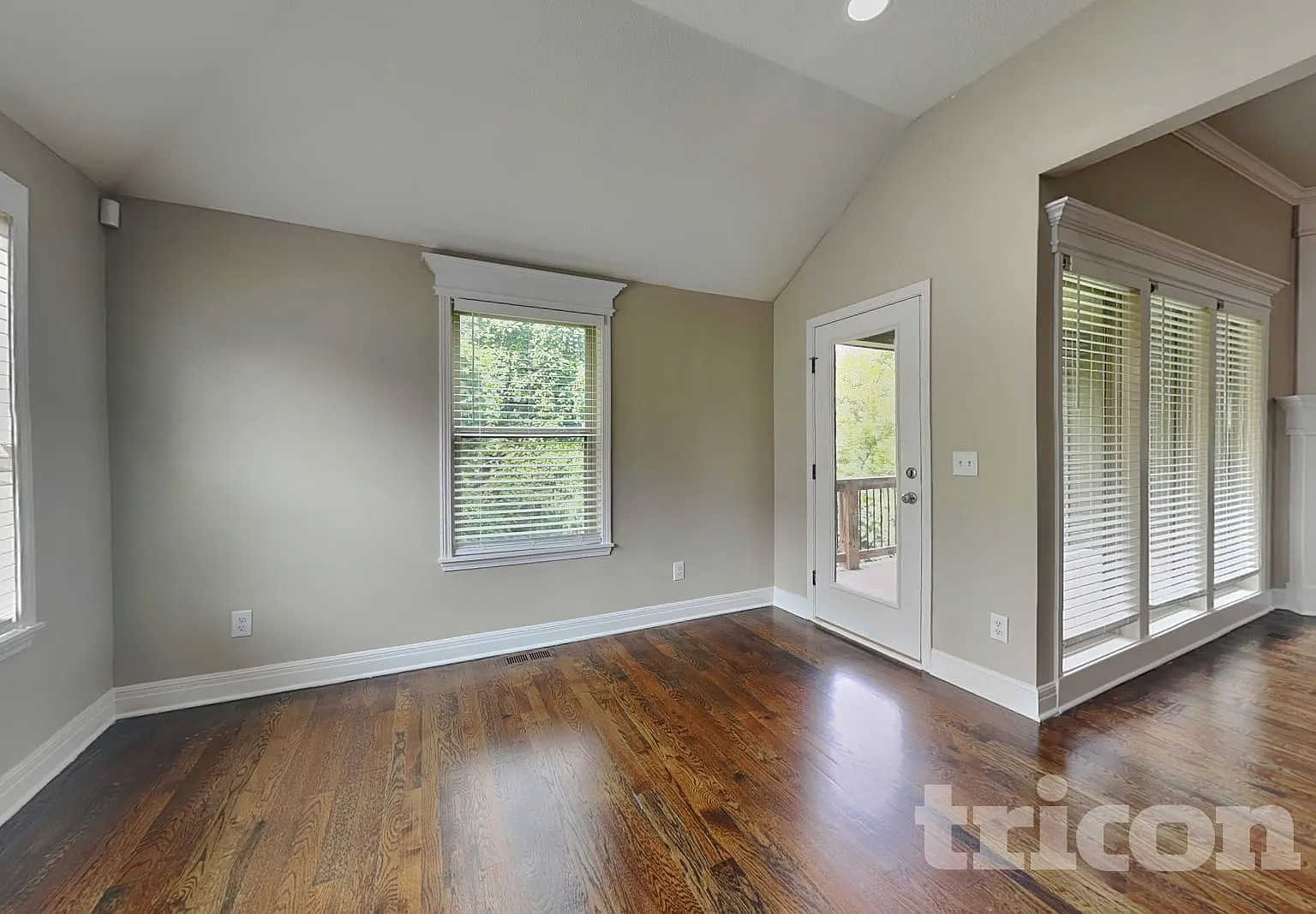 6826 N Pontiac Ave Kansas City MO — Photo 4