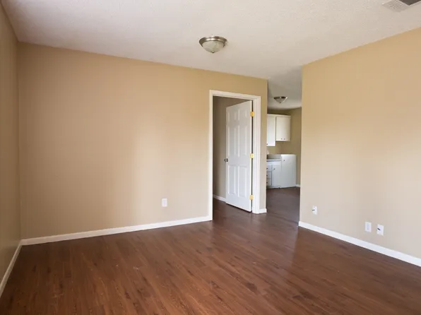 118 Milann St #B, Victoria, TX 77901