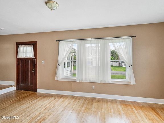 4th image of 14 Wood Terrace