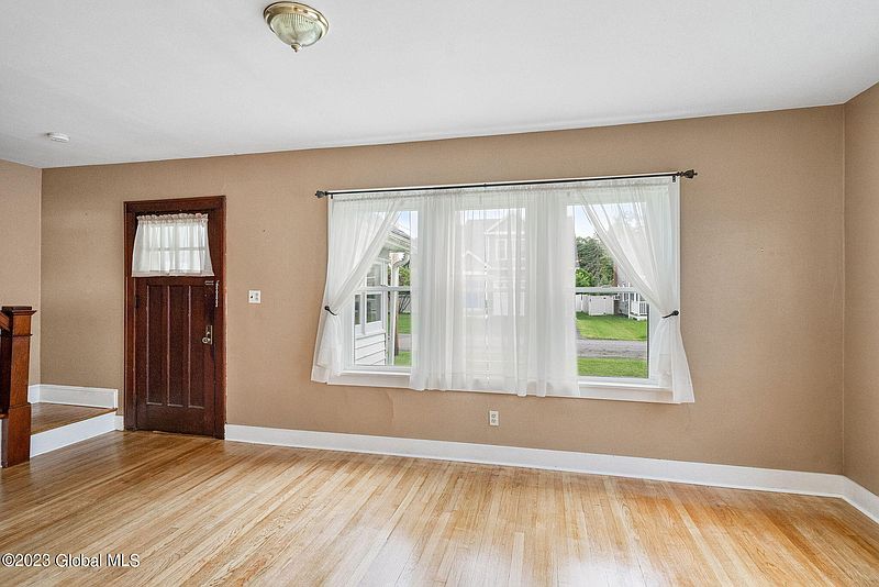 4th image of 14 Wood Terrace