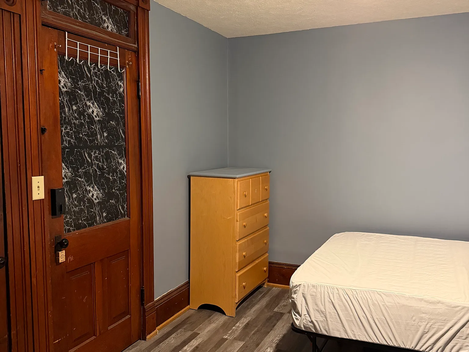 4 bed, 1854 sqft, $700 — Photo 1