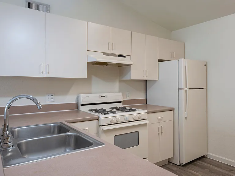 Wilmington Apartments — Photo 20