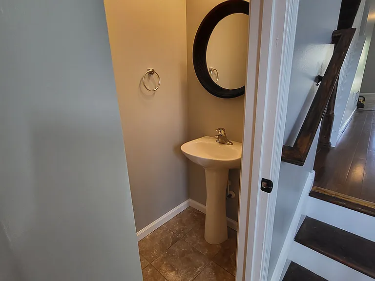 114 Vince Dr — Photo 7