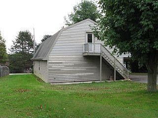 2nd image of 996 Hilltop Dr