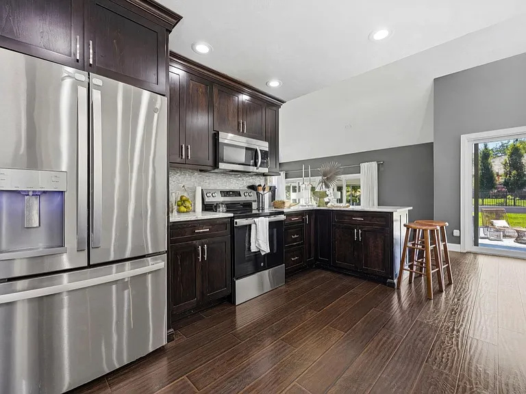 8575 Torwoodlee Ct — Photo 23
