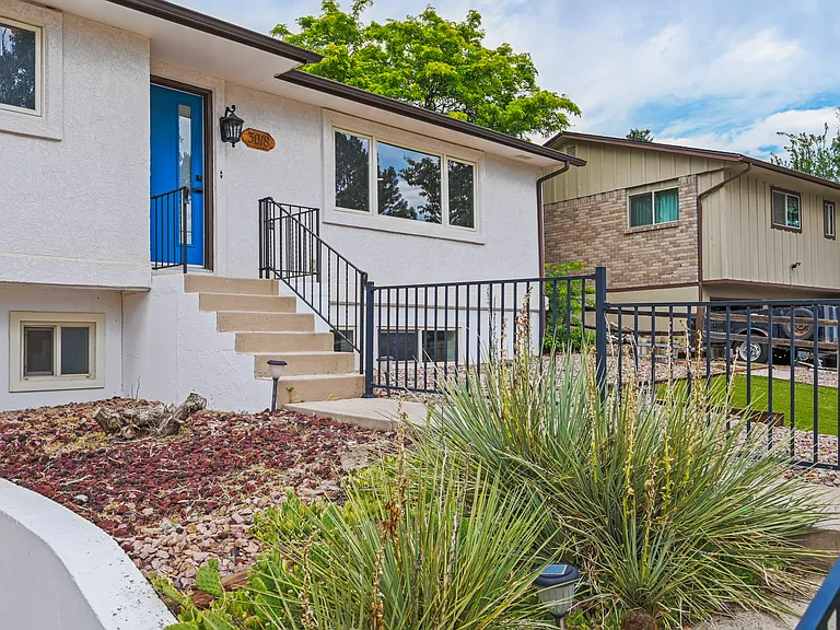 3018 Roche Dr N — Photo 37