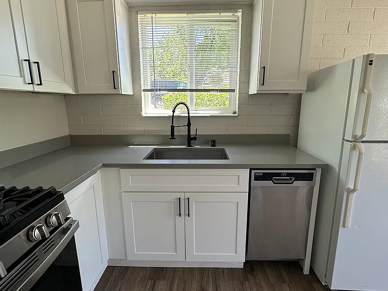 387 E Redondo Ave #387 — Photo 10