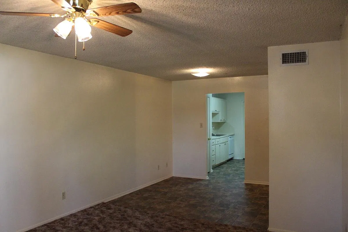 704 S Cohagen Street — Photo 2