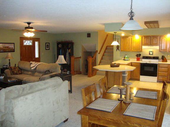 3rd image of 130 Rolling Meadows Dr