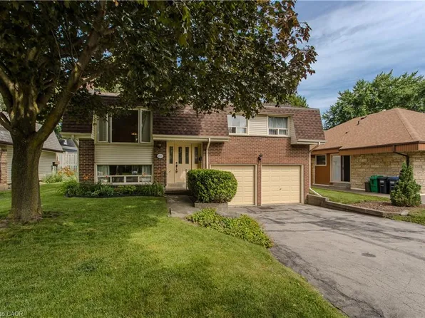 2915 Saint Malo Cir, Mississauga, ON L5N 1S8
