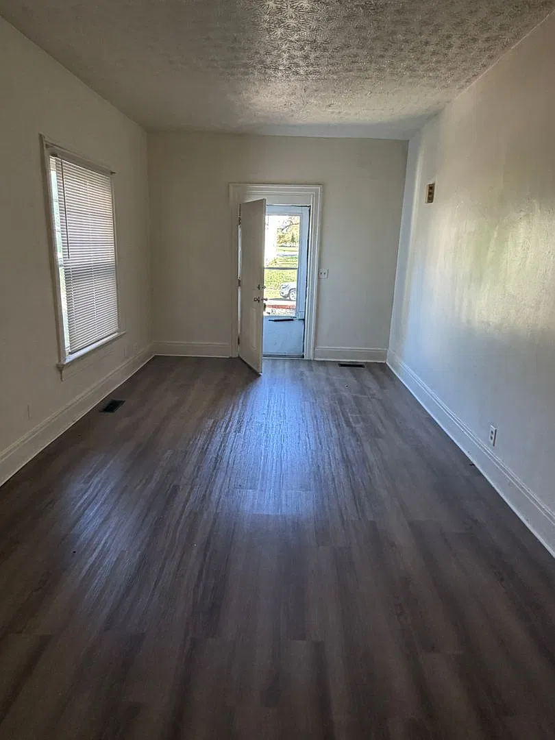 One Bedroom Apartment near Downtown Dayton — Photo 2