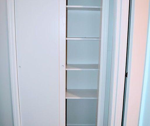 4th image of 2432 Castlewood Dr