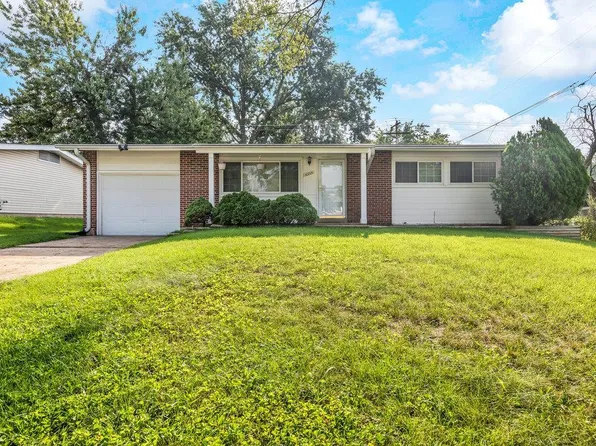 10206 Quaker Dr, Saint Louis, MO 63136