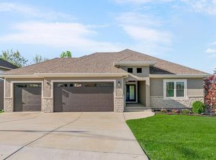 9831 Promenade Dr, Kansas City, MO 64152