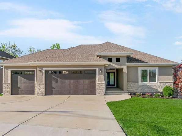 9831 Promenade Dr, Kansas City, MO 64152