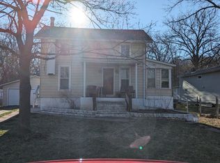 203 Willett Ave, Dixon, IL 61021