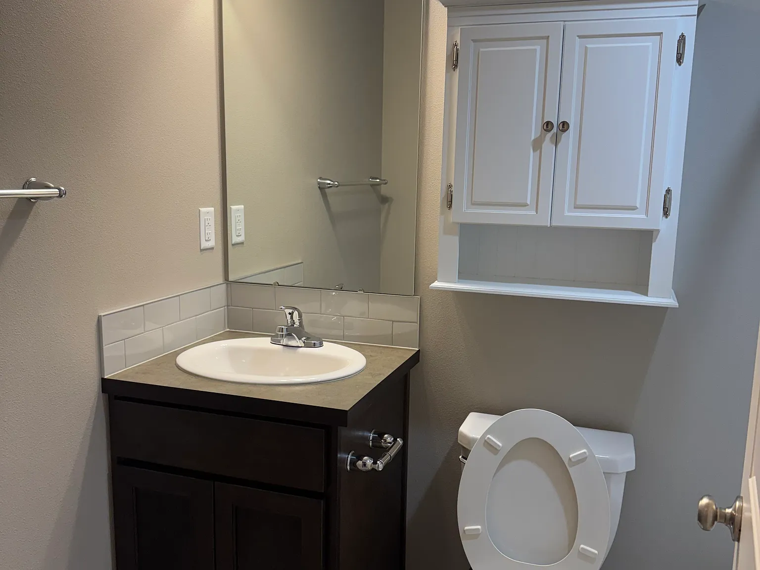 3 bed, $2,200 — Photo 2