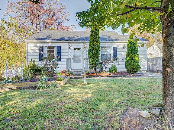 2nd image of 1811 Pexton Ave