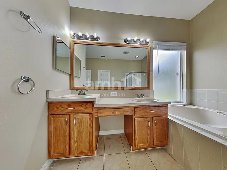 1507 Rolling Meadow Dr — Photo 14