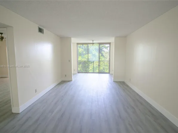 7730 NW 50th St APT 507, Lauderhill, FL 33351