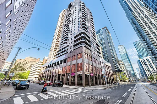 736 Bay St Photo 1