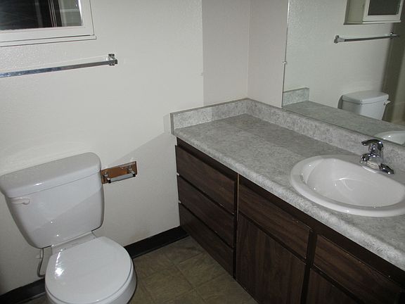 4th image of 621 Saginaw St #13