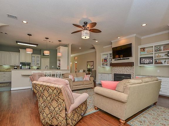 2nd image of 1227 S Country Club Dr