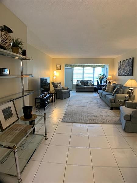 1st image of 2840 SW 22nd Ave APT 303