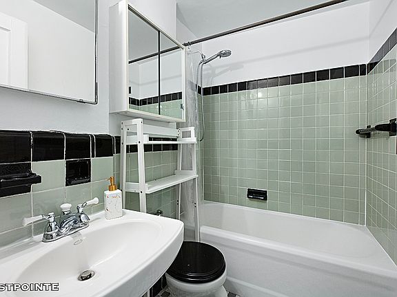 4th image of 200 W 20th St APT 816