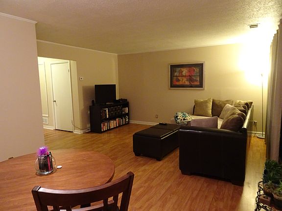 2nd image of 2393 Farmstead Cir SE