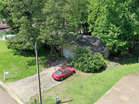 4th image of 359 Sharon Hills Dr