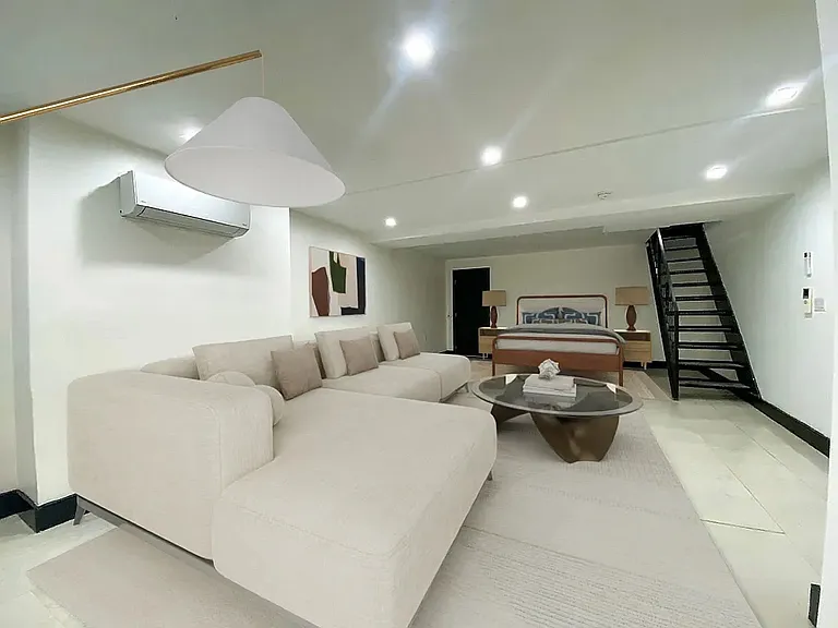 760 Putnam Ave #1 — Photo 3