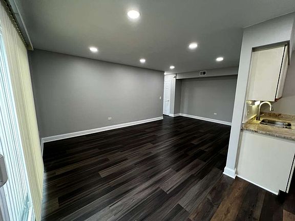 4th image of 781 Dulles Rd #B