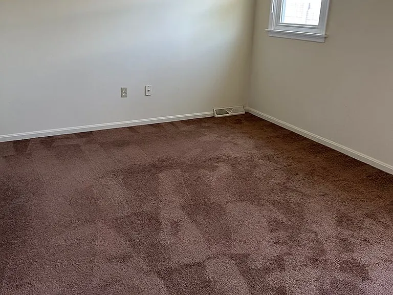 1285 Colonial Rd — Photo 11