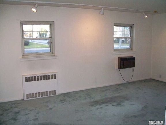 4th image of 2 S Forest Ave