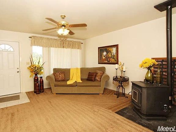 3rd image of 557 Fairview Dr