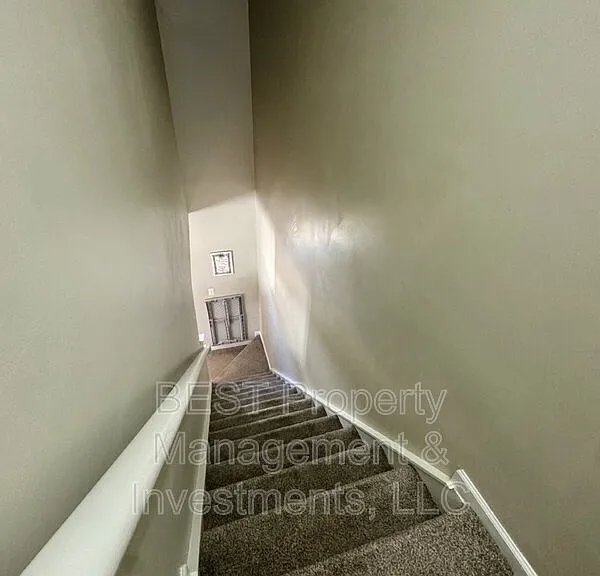 8130 Kings Creek Dr — Photo 30