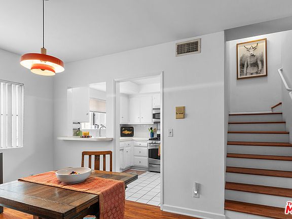5th image of 1828 Barry Ave APT 4