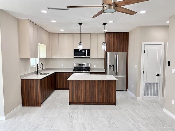 5th image of 2208 Corales St