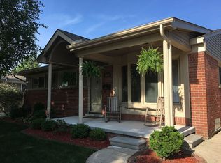 2952 Grange Rd, Trenton, MI 48183