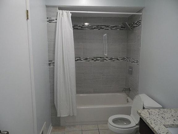 4th image of 16559 Woodlawn West Ave
