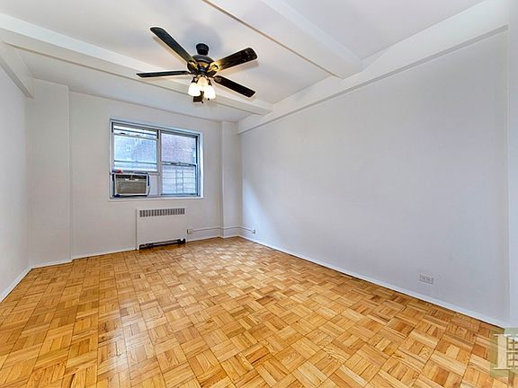 3rd image of 500 Grand St #Cgf