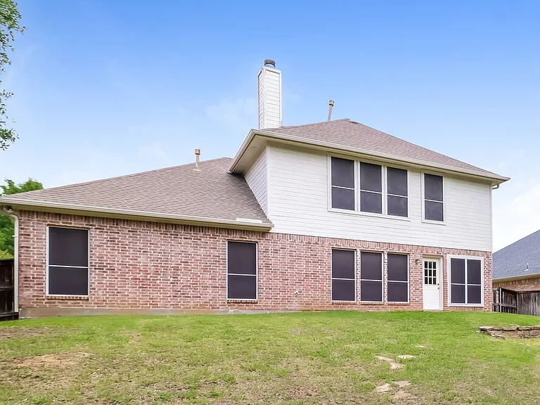 703 Biscayne Dr — Photo 16