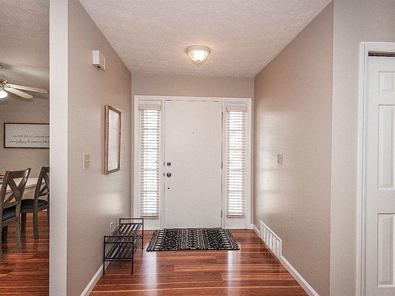2nd image of 5539 Crystal Dr
