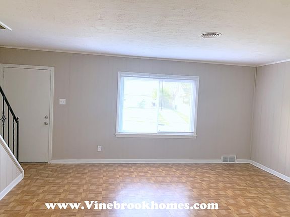 2nd image of 2212 Hazelton Ave