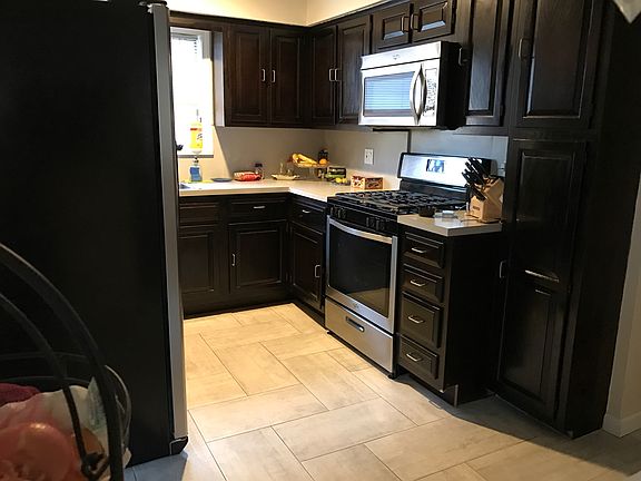 3rd image of 805 Hylan Blvd