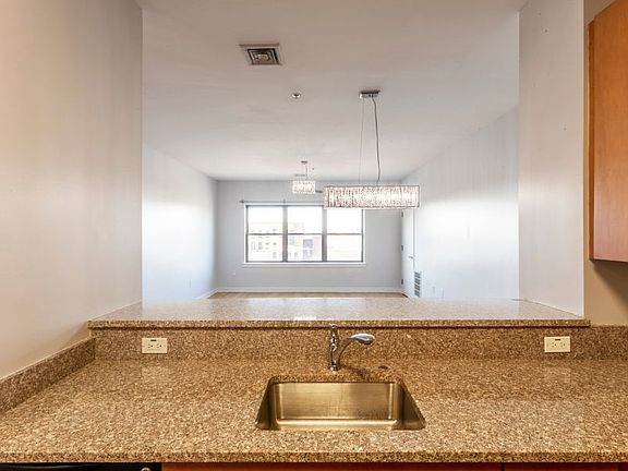 5th image of 172 Culver Ave APT 402